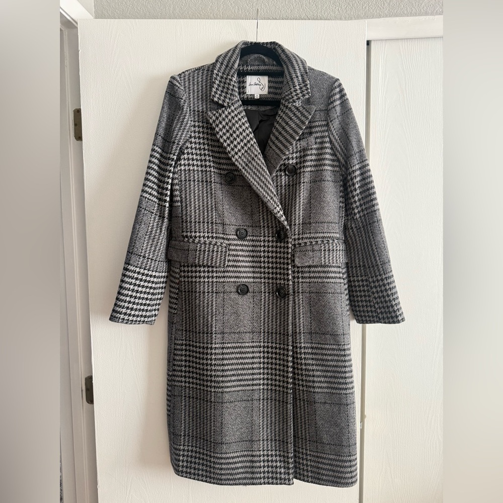 Elegant Houndstooth Double-Breasted Coat